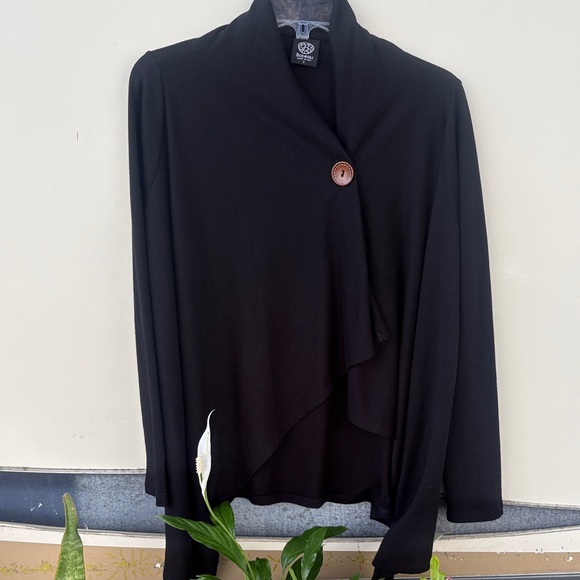 bobeau Black Draped Button-Front Sweater - Picture 6 of 7